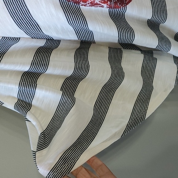 WEAVERS TOP, BLACK/CREAM WITH RED HEART. SIZE SMALL. NWT - Picture 3 of 8